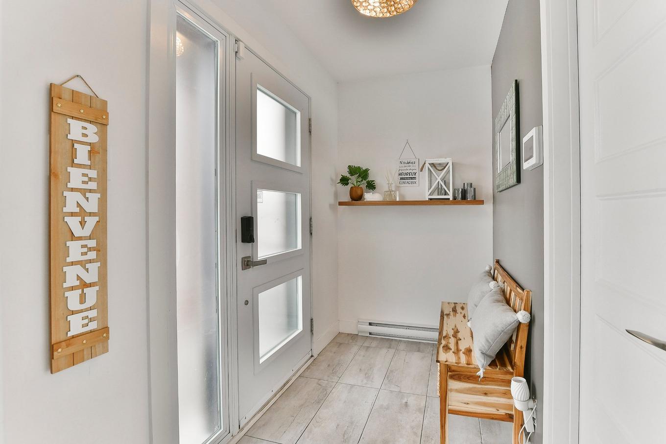 Hall d'entrée/Vestibule - 259Z - 261Z Rue Des Érables, Lavaltrie, QC - Indoor Photo Showing Other Room