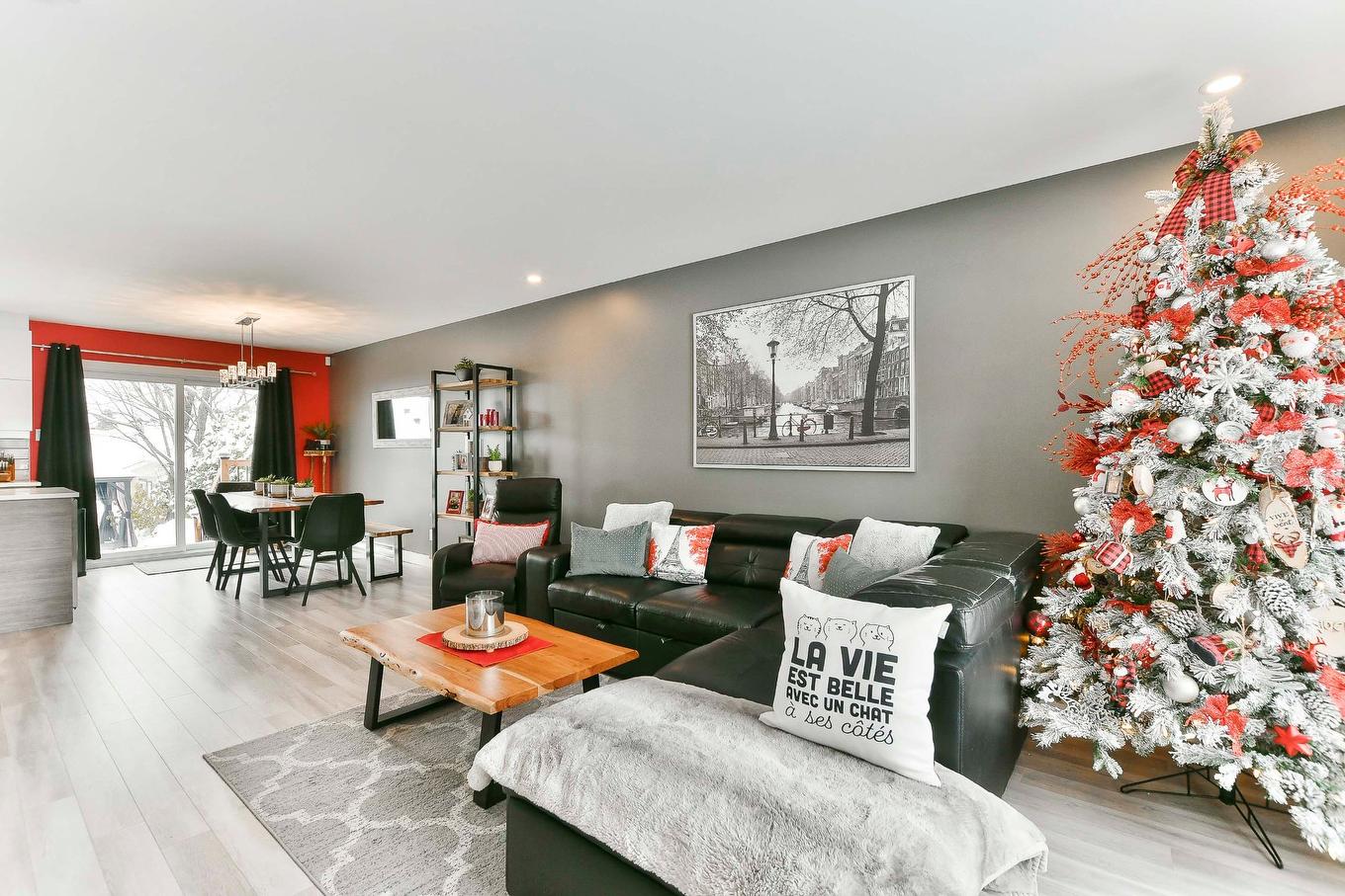 Salon - 259Z - 261Z Rue Des Érables, Lavaltrie, QC - Indoor Photo Showing Living Room