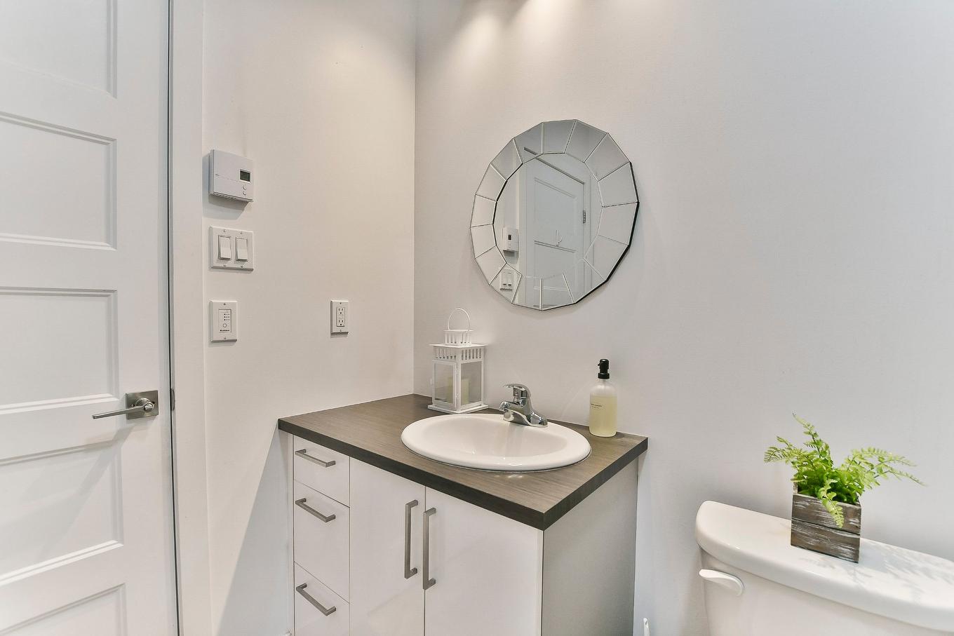 Salle de bains - 259Z - 261Z Rue Des Érables, Lavaltrie, QC - Indoor Photo Showing Bathroom