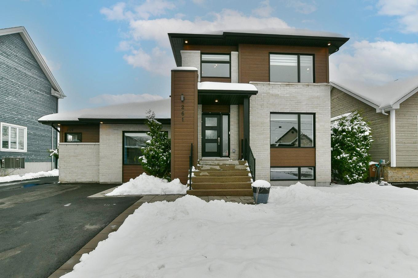 Façade - 259Z - 261Z Rue Des Érables, Lavaltrie, QC - Outdoor With Facade