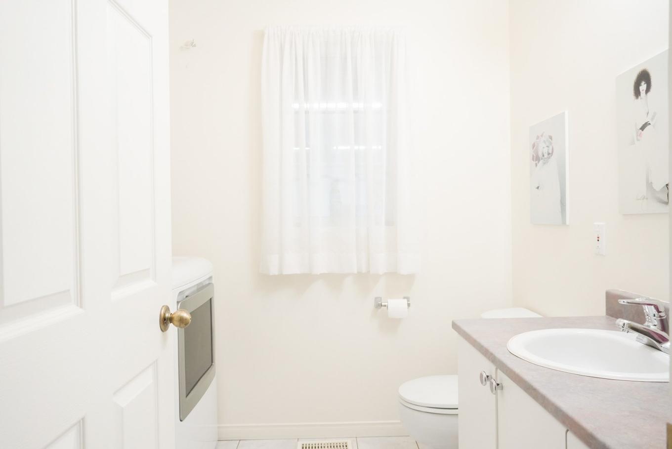 Powder room - 1205 Av. De Louisbourg, Bécancour, QC - Indoor Photo Showing Bathroom