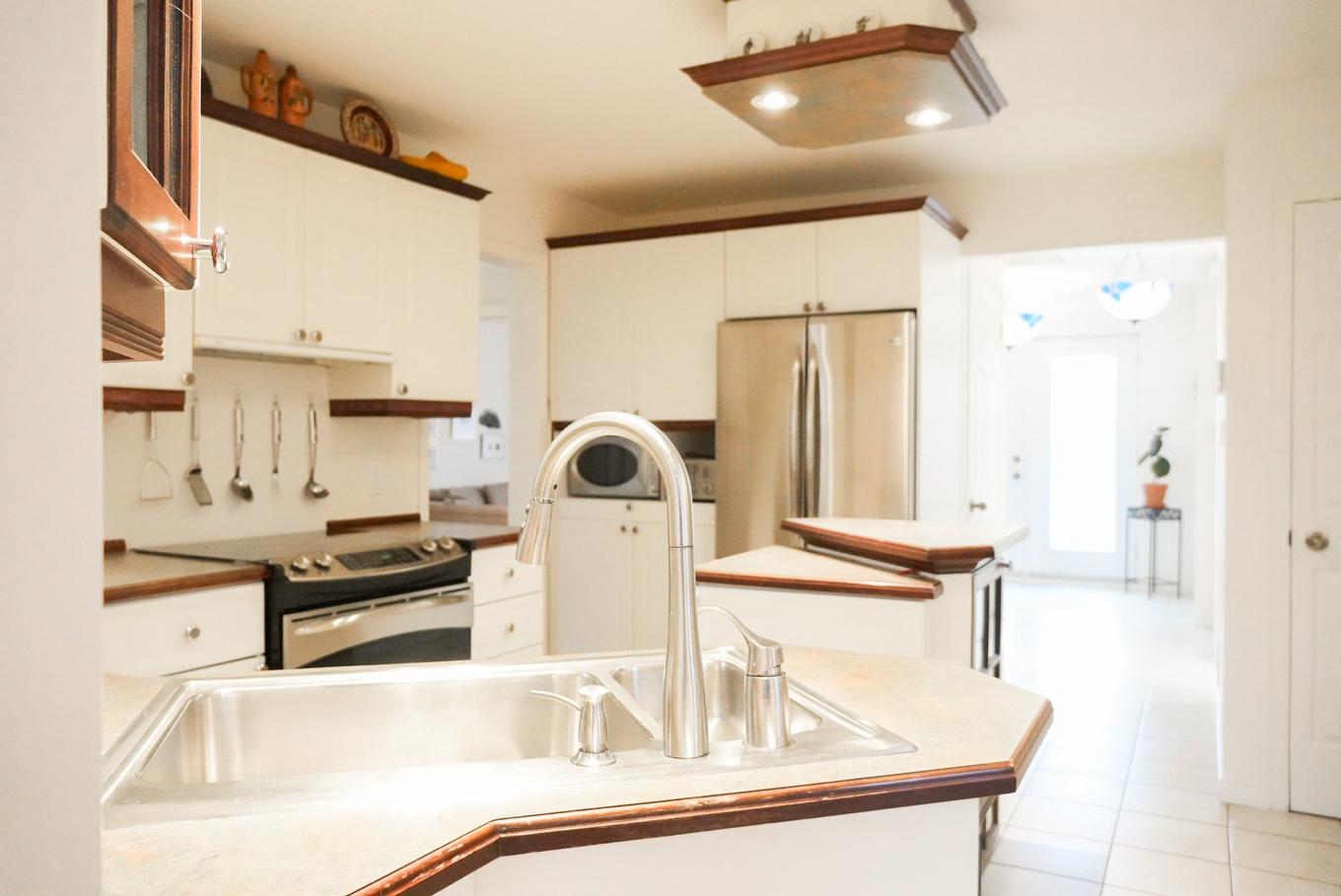 Kitchen - 1205 Av. De Louisbourg, Bécancour, QC - Indoor Photo Showing Kitchen With Double Sink