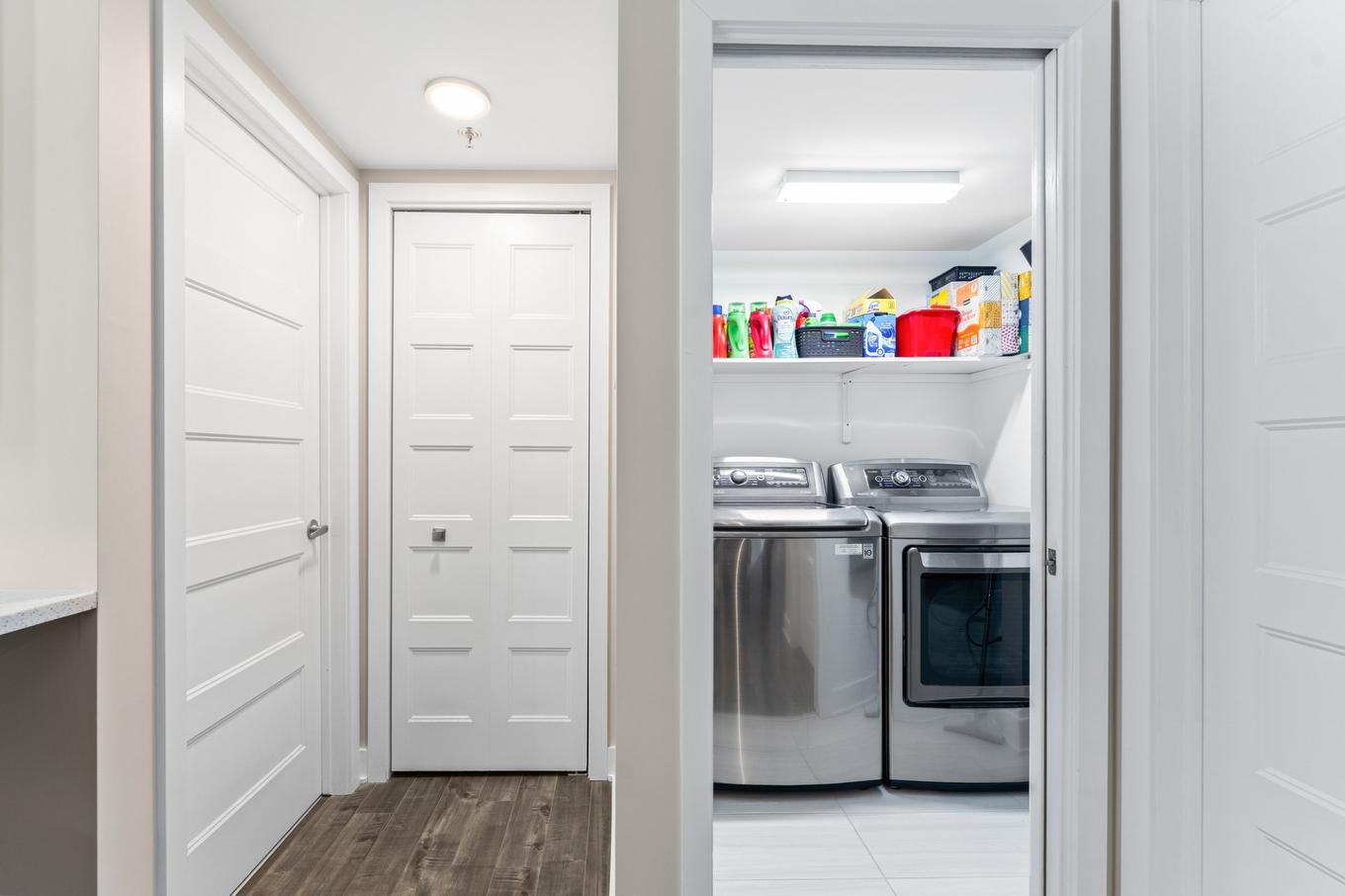 Vue d'ensemble - 304-16281 Rue Forsyth, Montréal (Rivière-Des-Prairies/Pointe-Aux-Trembles), QC - Indoor Photo Showing Laundry Room