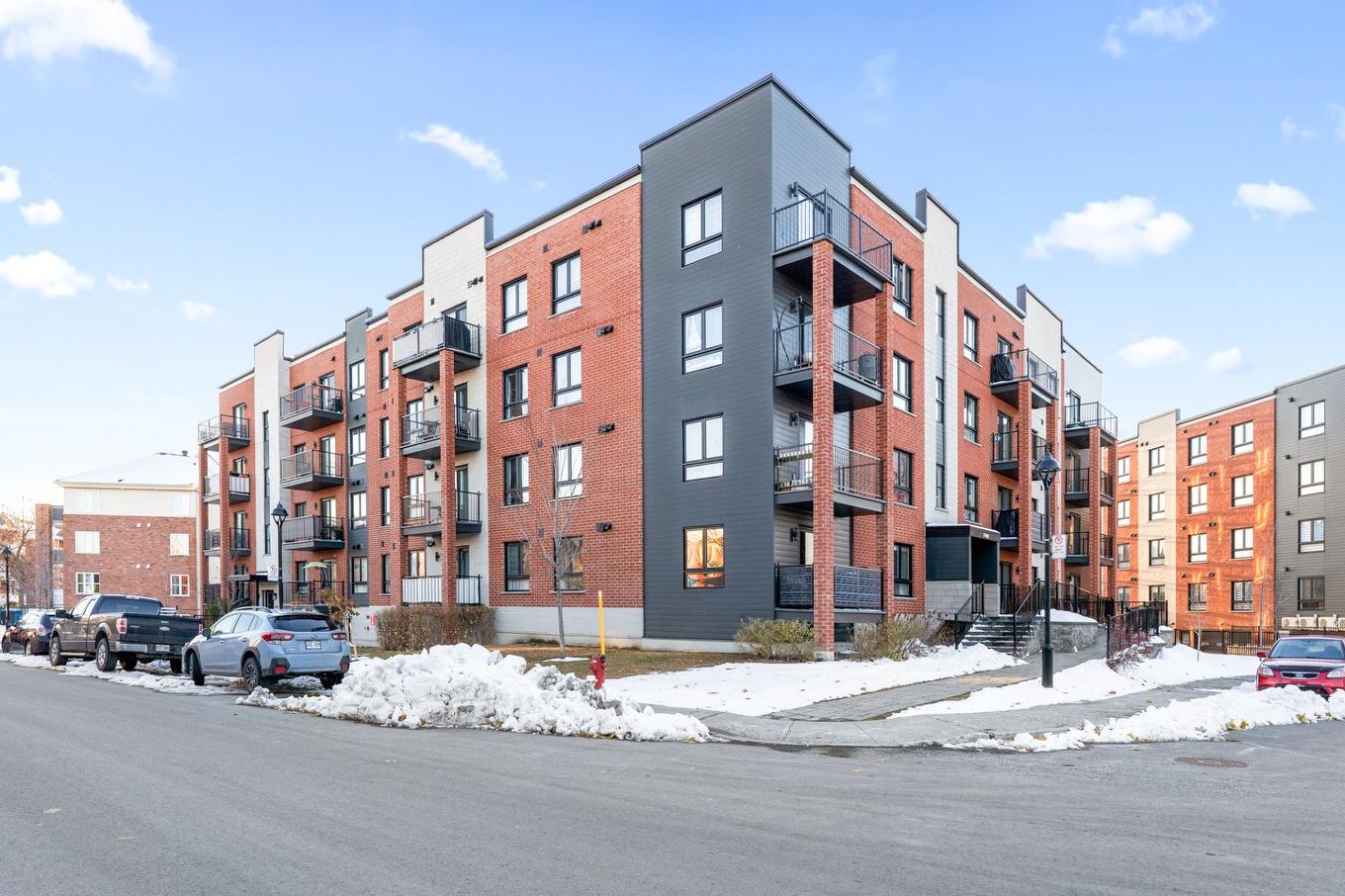 Façade - 304-16281 Rue Forsyth, Montréal (Rivière-Des-Prairies/Pointe-Aux-Trembles), QC - Outdoor With Facade