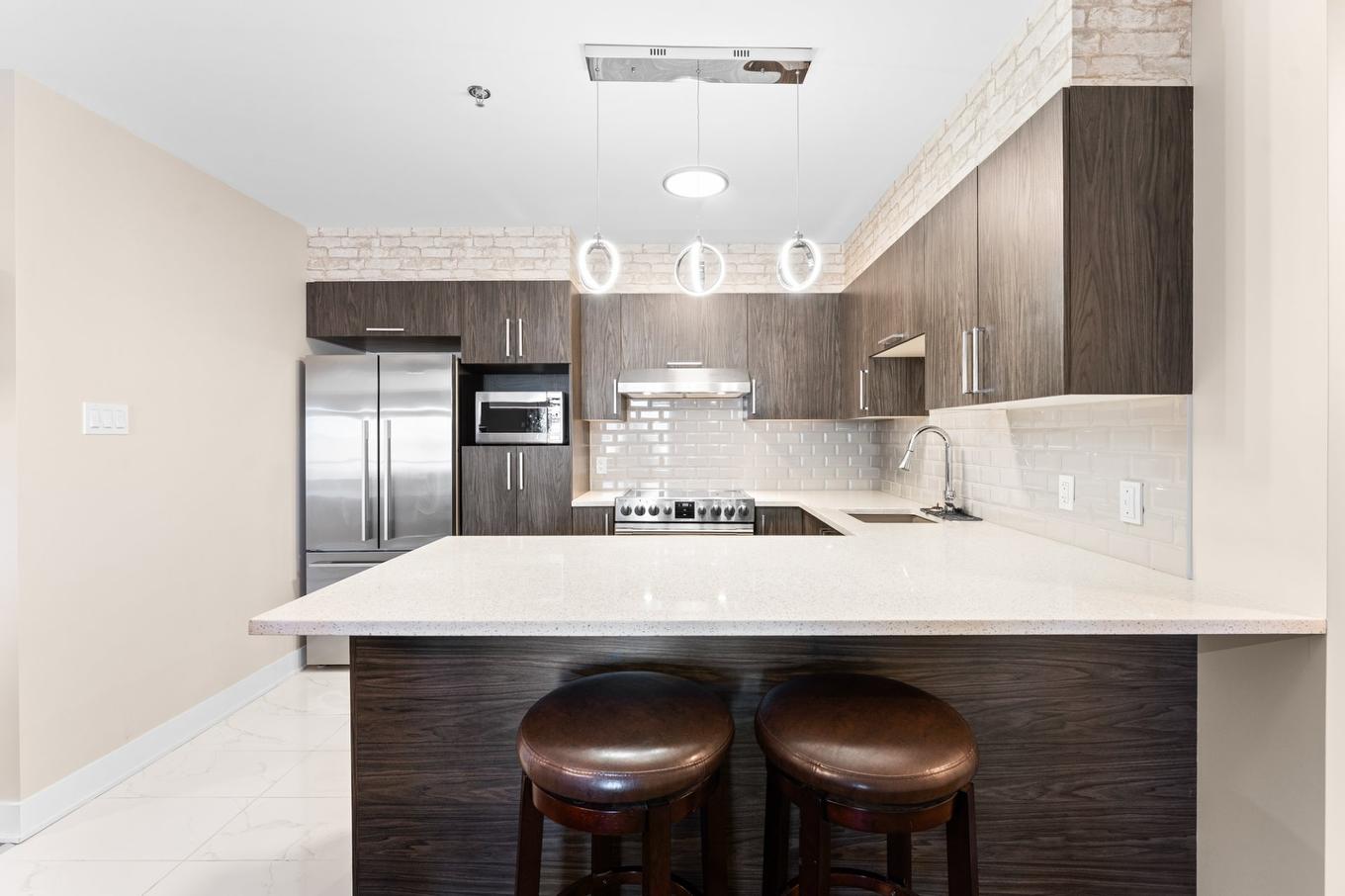 Cuisine - 304-16281 Rue Forsyth, Montréal (Rivière-Des-Prairies/Pointe-Aux-Trembles), QC - Indoor Photo Showing Kitchen With Upgraded Kitchen