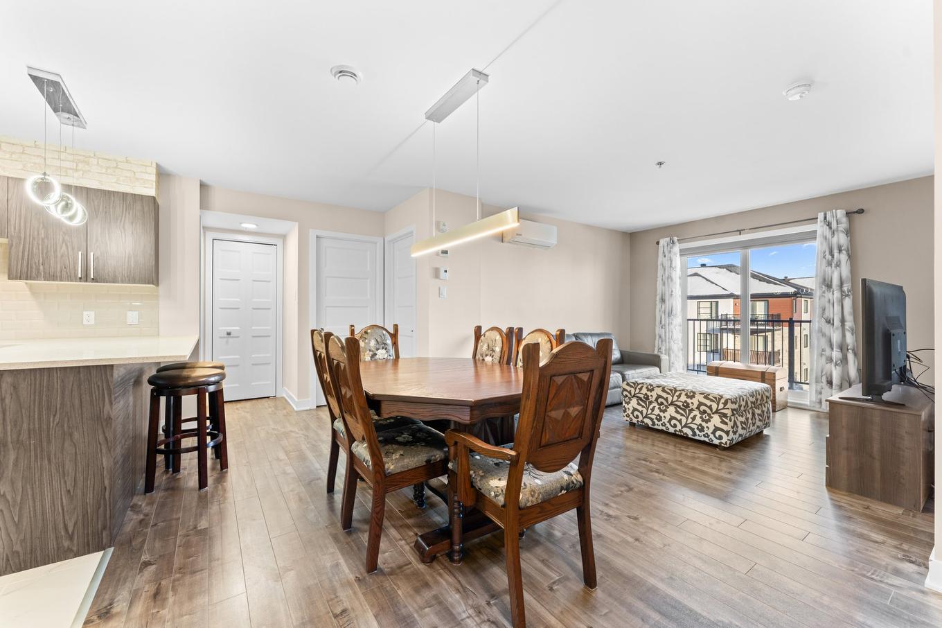 Vue d'ensemble - 304-16281 Rue Forsyth, Montréal (Rivière-Des-Prairies/Pointe-Aux-Trembles), QC - Indoor Photo Showing Other Room