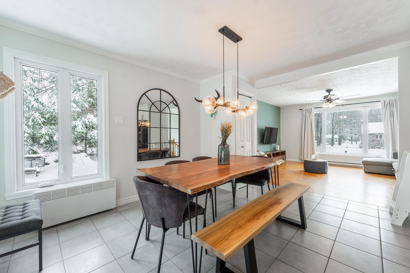 Salle à manger - 103 Rue Yvon, Saint-Alphonse-De-Granby, QC - Indoor Photo Showing Dining Room