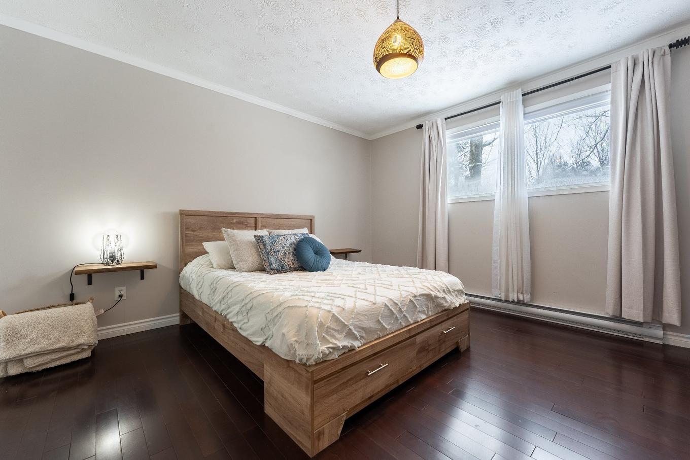 Chambre à coucher principale - 103 Rue Yvon, Saint-Alphonse-De-Granby, QC - Indoor Photo Showing Bedroom