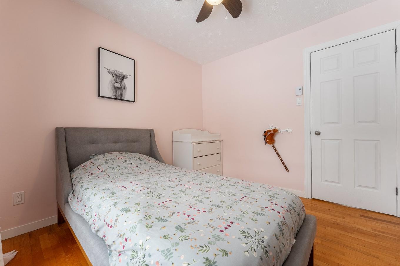 Chambre à coucher - 103 Rue Yvon, Saint-Alphonse-De-Granby, QC - Indoor Photo Showing Bedroom