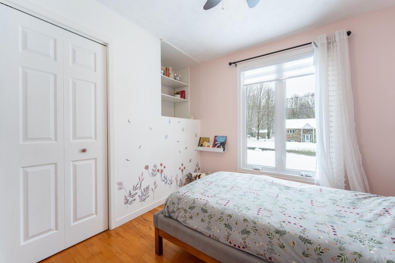 Chambre à coucher - 103 Rue Yvon, Saint-Alphonse-De-Granby, QC - Indoor Photo Showing Bedroom