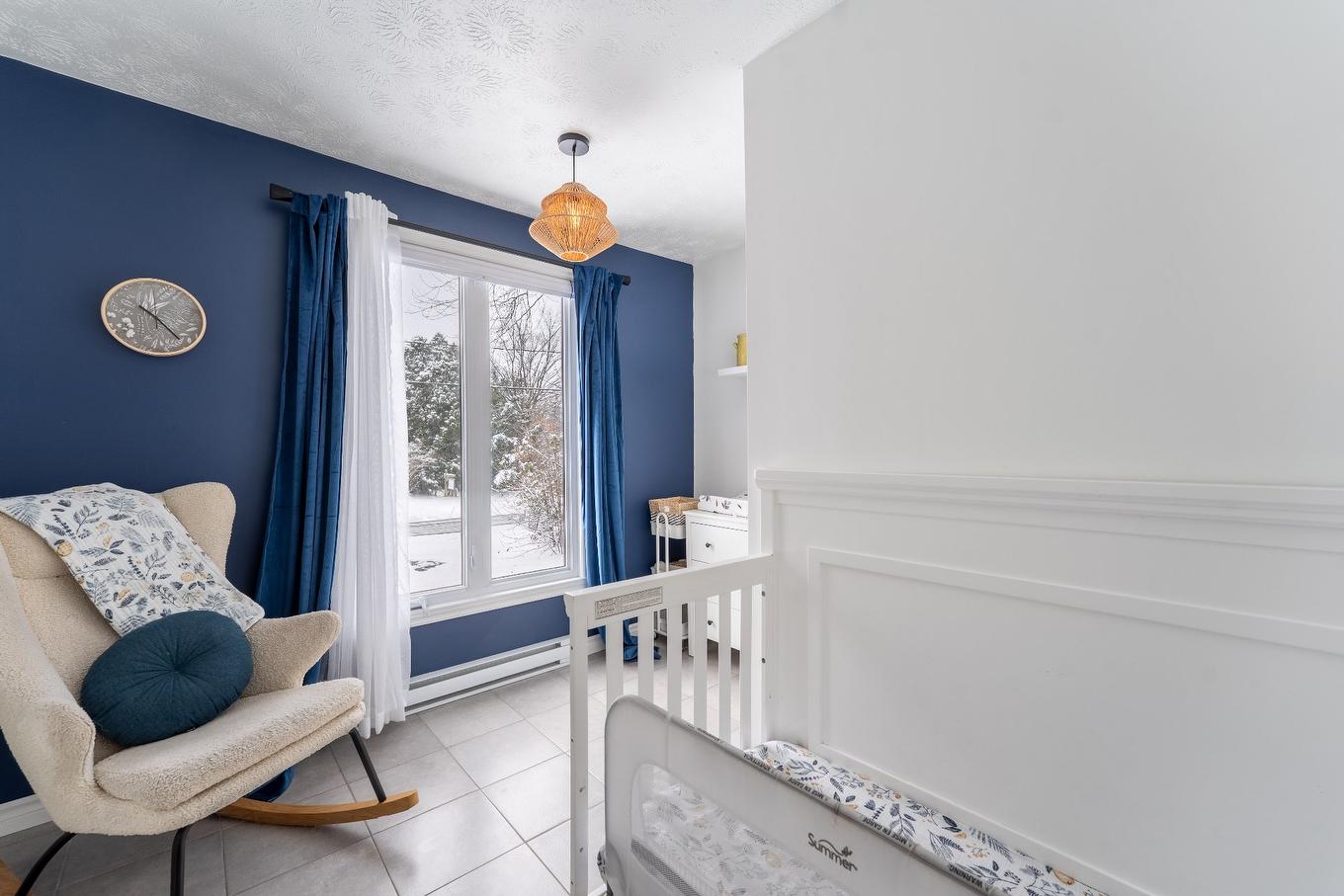 Chambre à coucher - 103 Rue Yvon, Saint-Alphonse-De-Granby, QC - Indoor Photo Showing Other Room