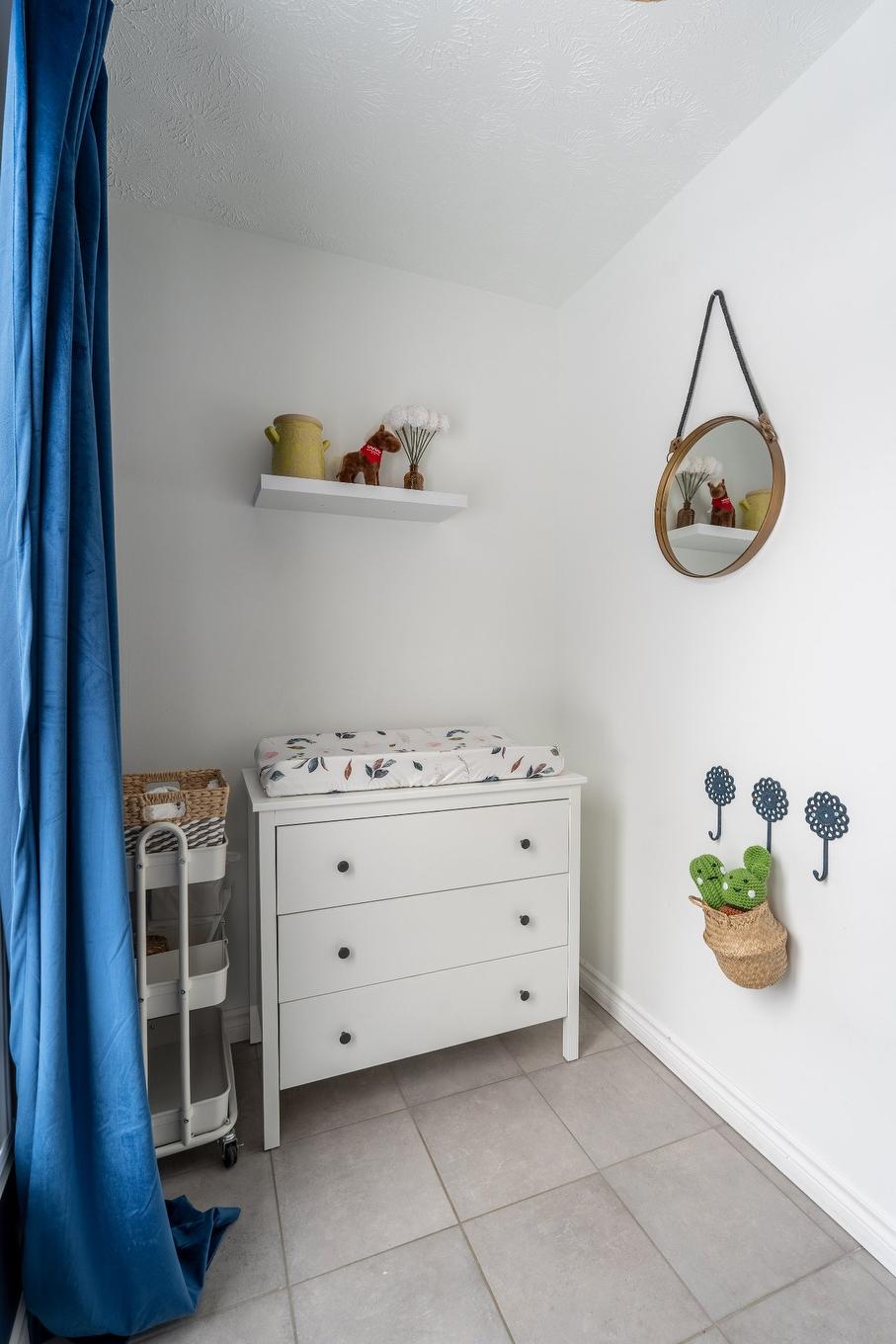 Chambre à coucher - 103 Rue Yvon, Saint-Alphonse-De-Granby, QC - Indoor Photo Showing Bedroom