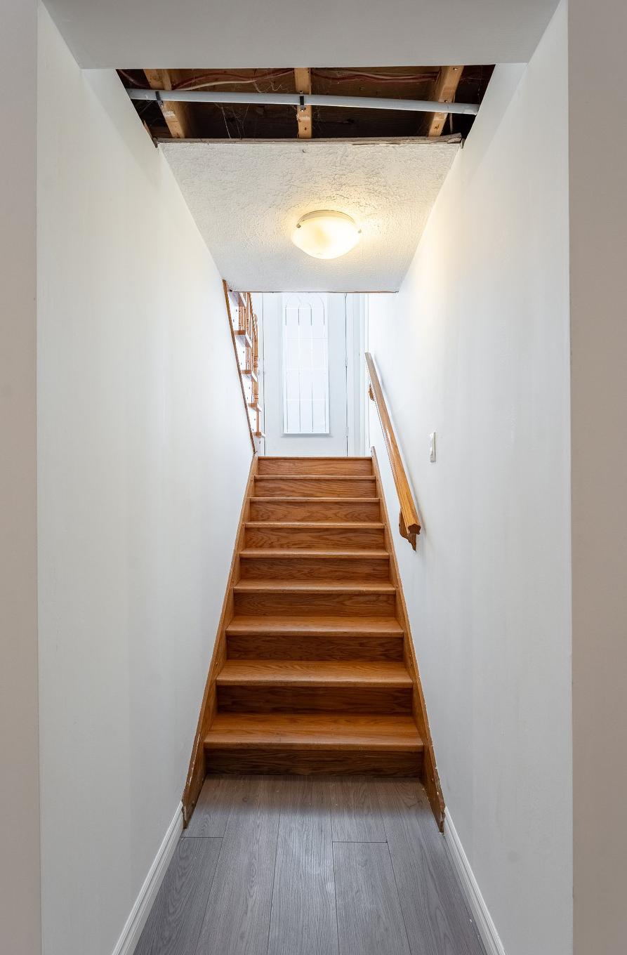Escalier - 103 Rue Yvon, Saint-Alphonse-De-Granby, QC - Indoor Photo Showing Other Room
