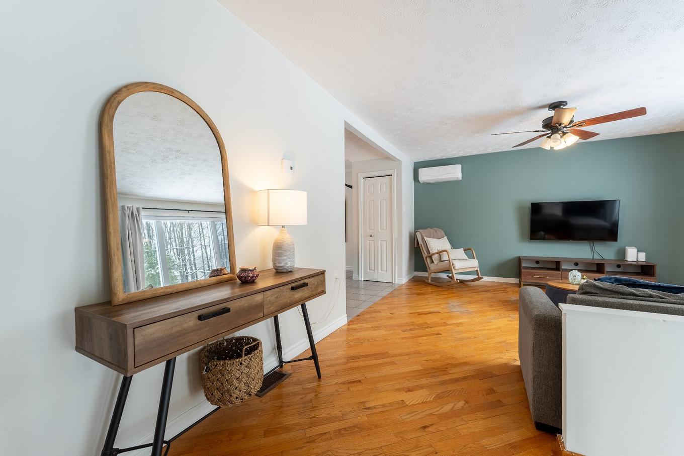 Corridor - 103 Rue Yvon, Saint-Alphonse-De-Granby, QC - Indoor Photo Showing Other Room