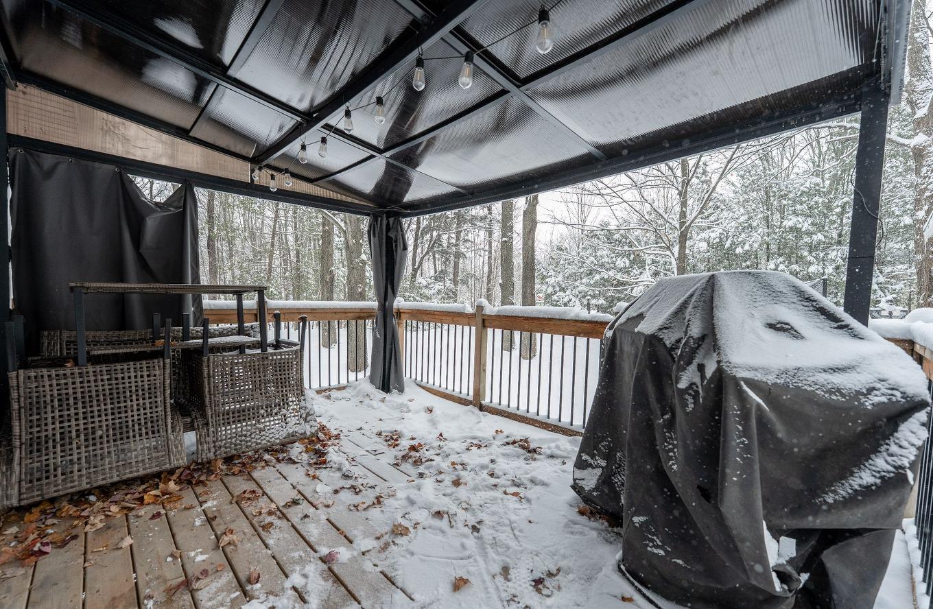 Cour - 103 Rue Yvon, Saint-Alphonse-De-Granby, QC - Outdoor With Deck Patio Veranda