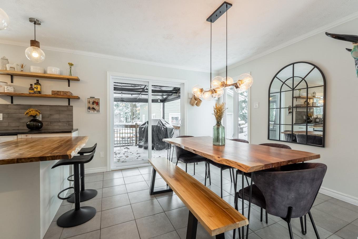 Salle à manger - 103 Rue Yvon, Saint-Alphonse-De-Granby, QC - Indoor Photo Showing Dining Room