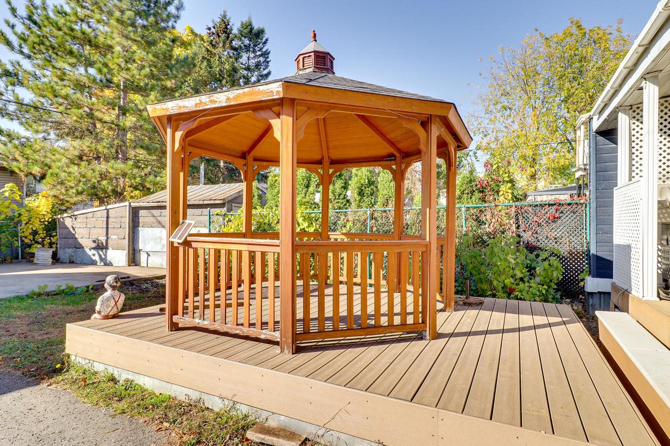 Véranda - 90 Av. Jolicoeur, Montréal (Lachine), QC - Outdoor With Deck Patio Veranda