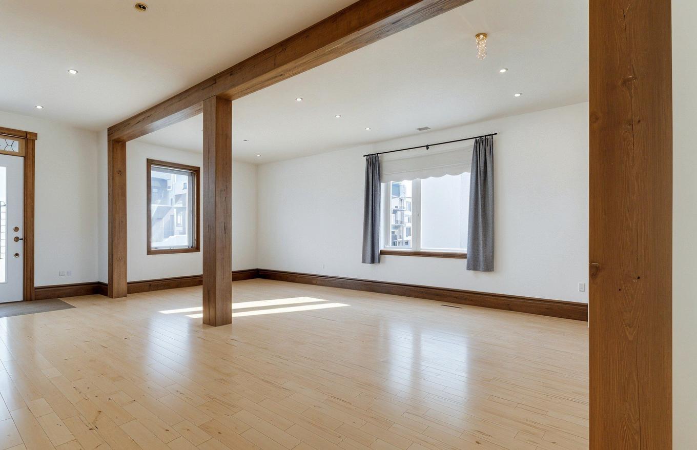 Salon - 90 Av. Jolicoeur, Montréal (Lachine), QC - Indoor Photo Showing Other Room