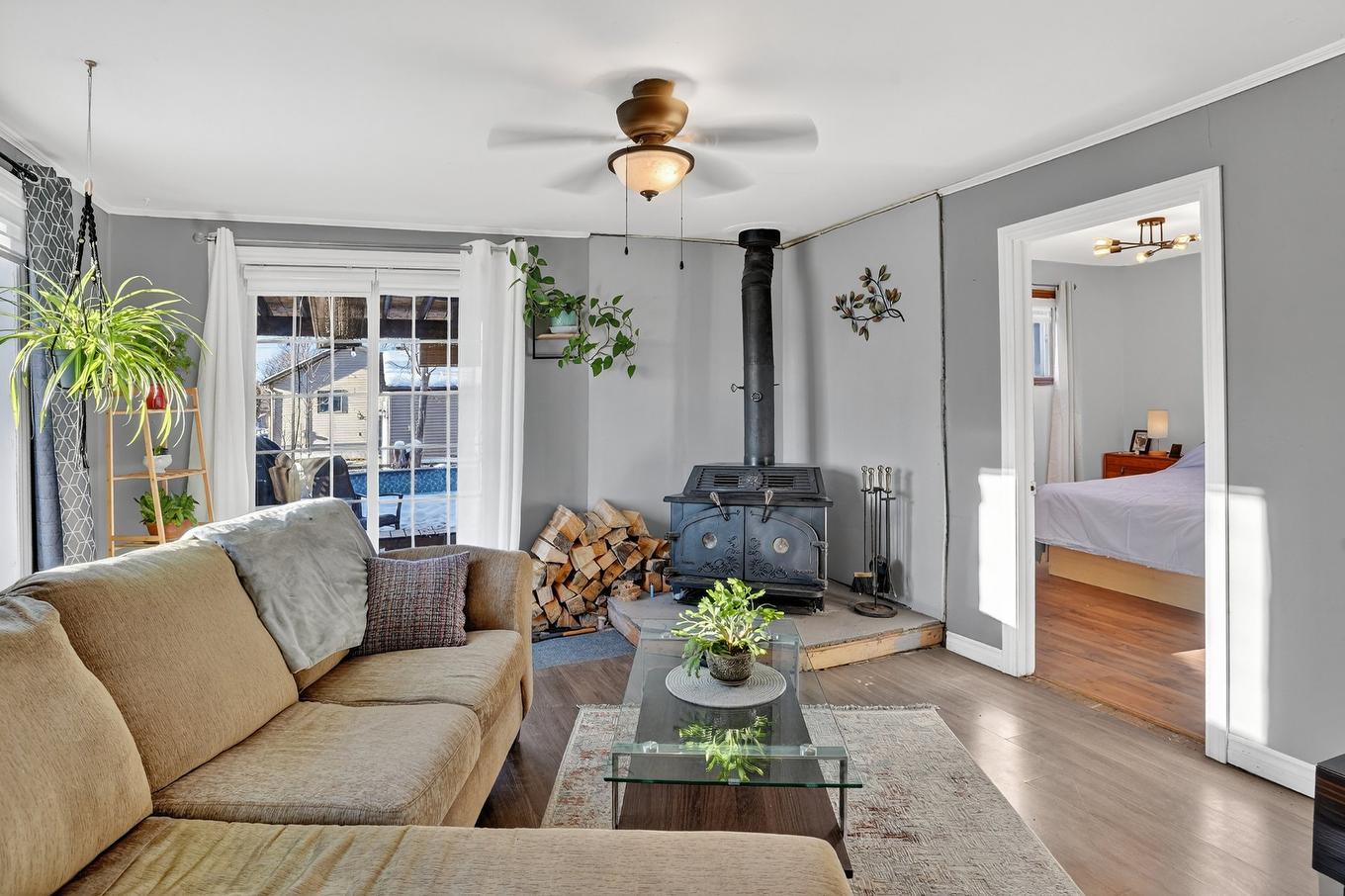 Salon - 14581 Rue Des Tourterelles, Mirabel, QC - Indoor Photo Showing Living Room