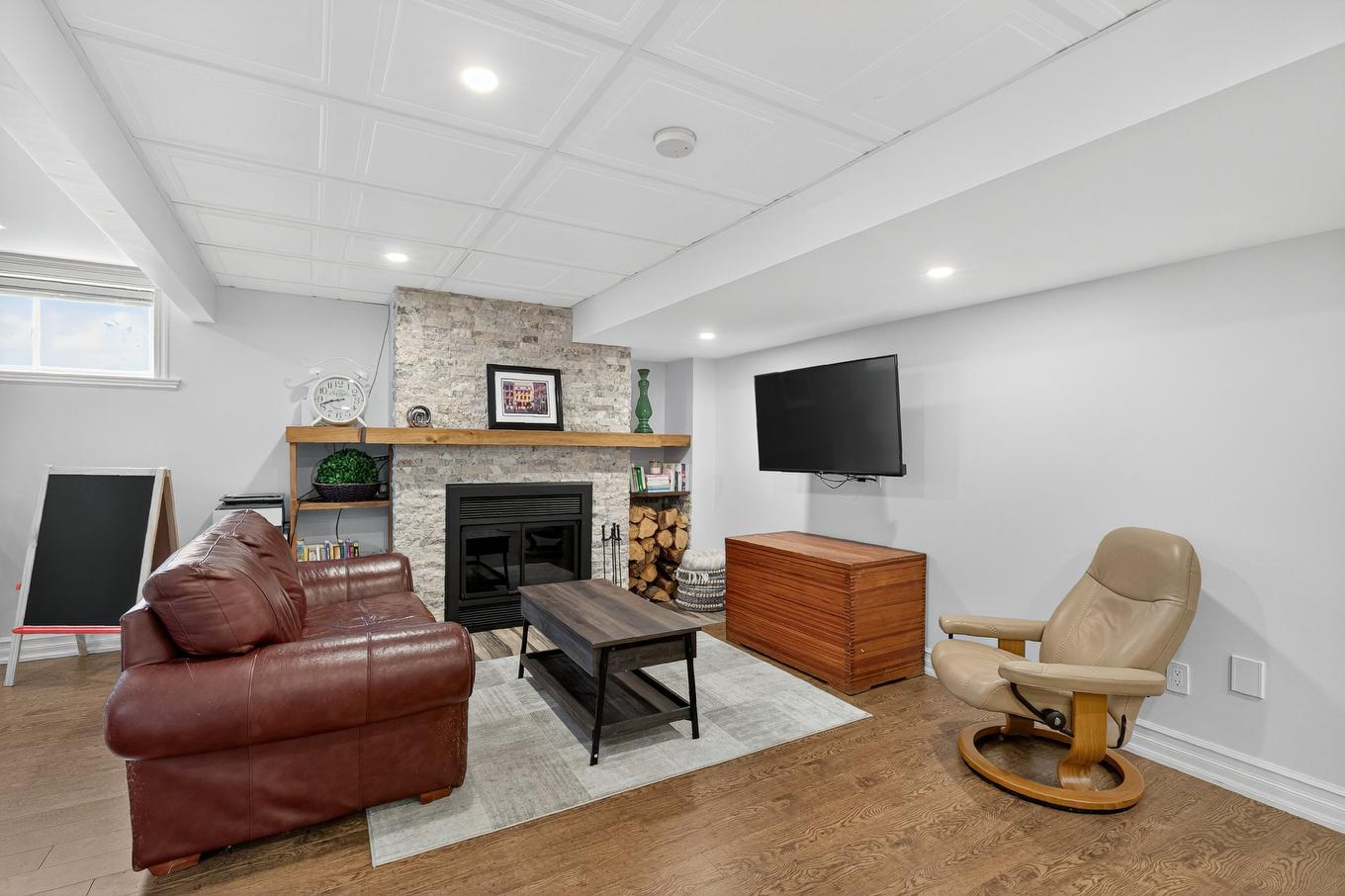 Salle familiale - 267 Rue Maurice-St-Louis, Gatineau (Aylmer), QC - Indoor With Fireplace