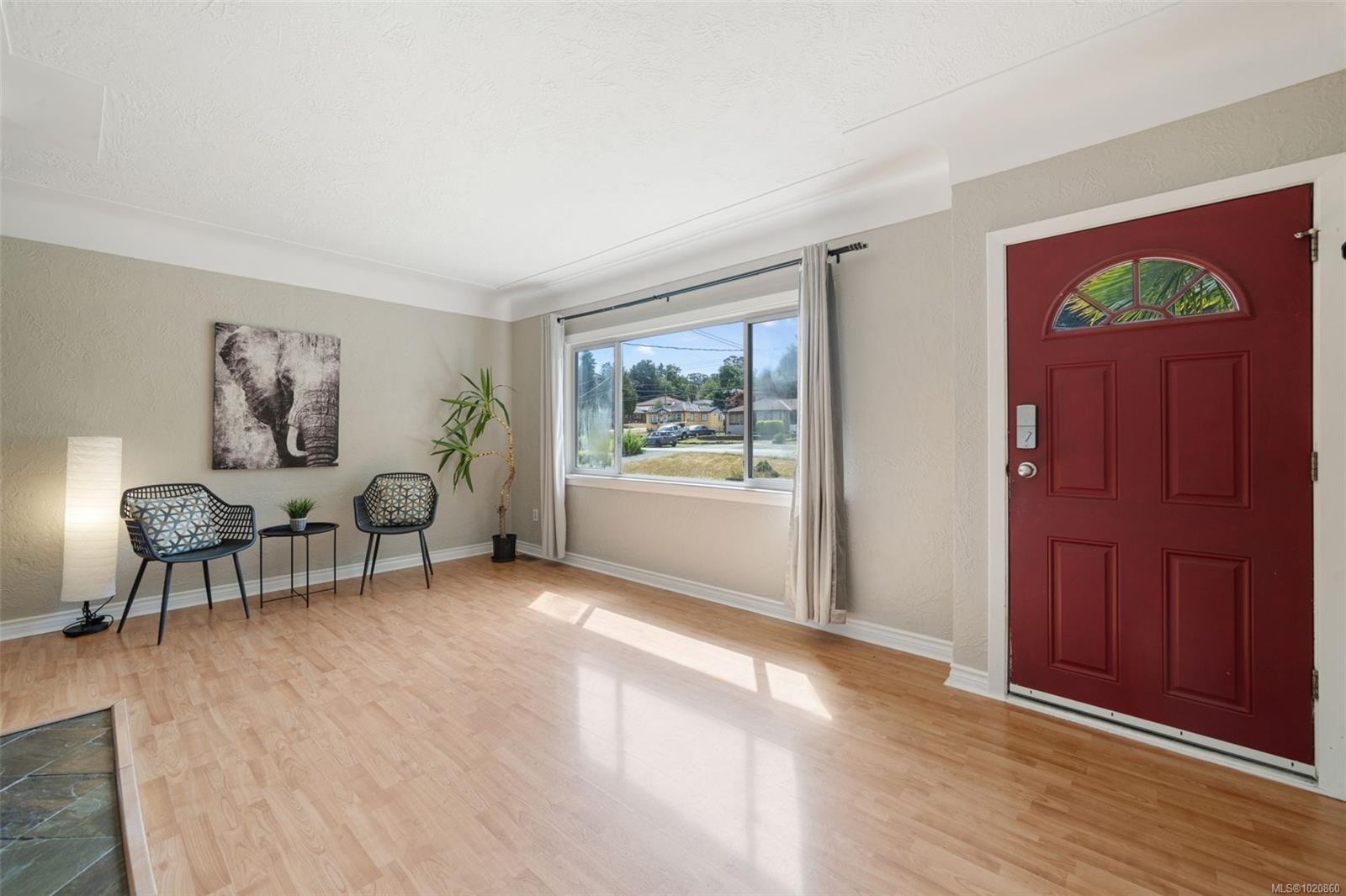 1042 Lodge Ave, Saanich, BC