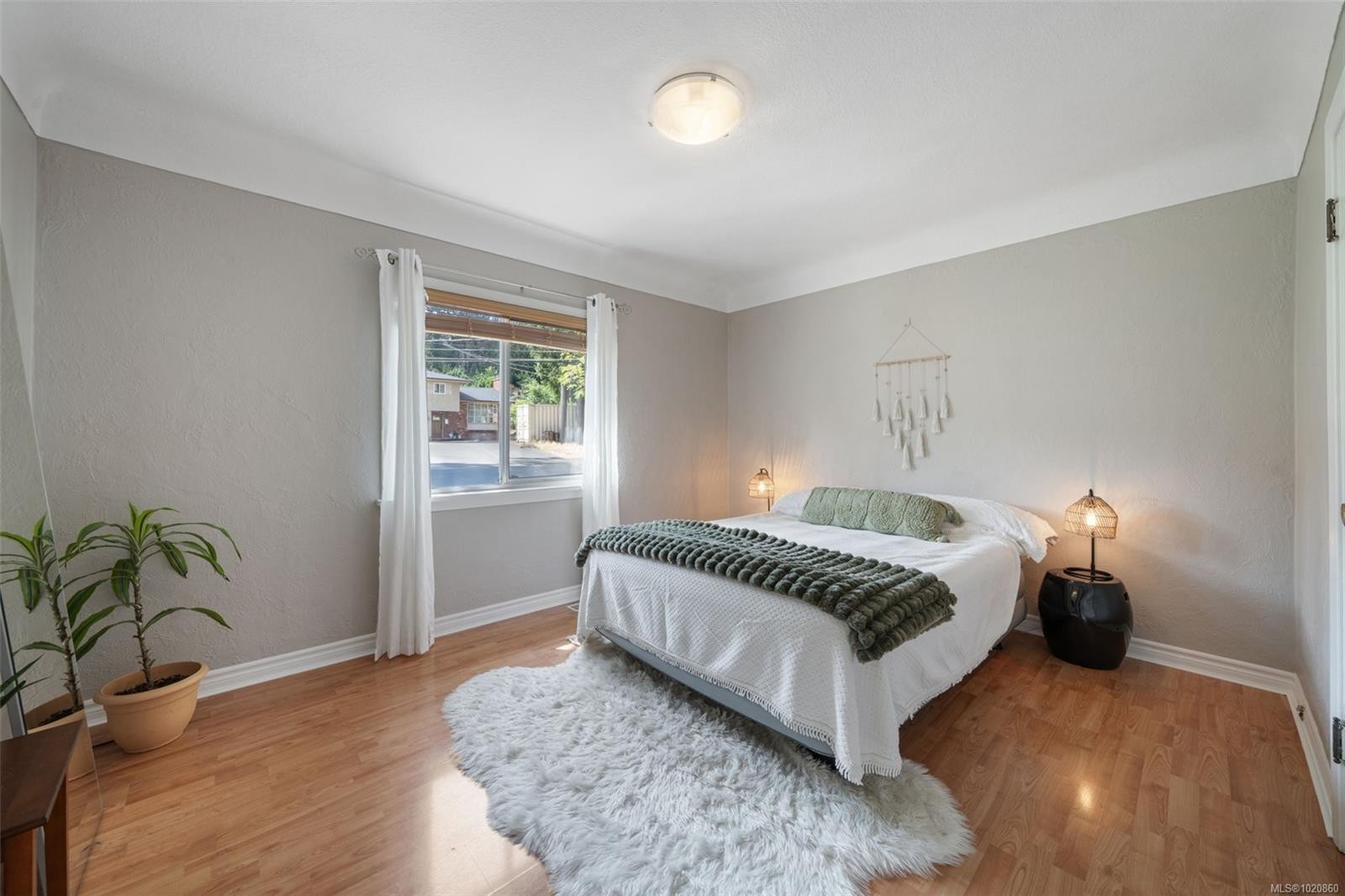 1042 Lodge Ave, Saanich, BC