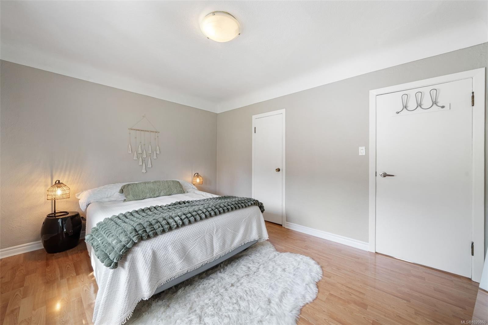 1042 Lodge Ave, Saanich, BC