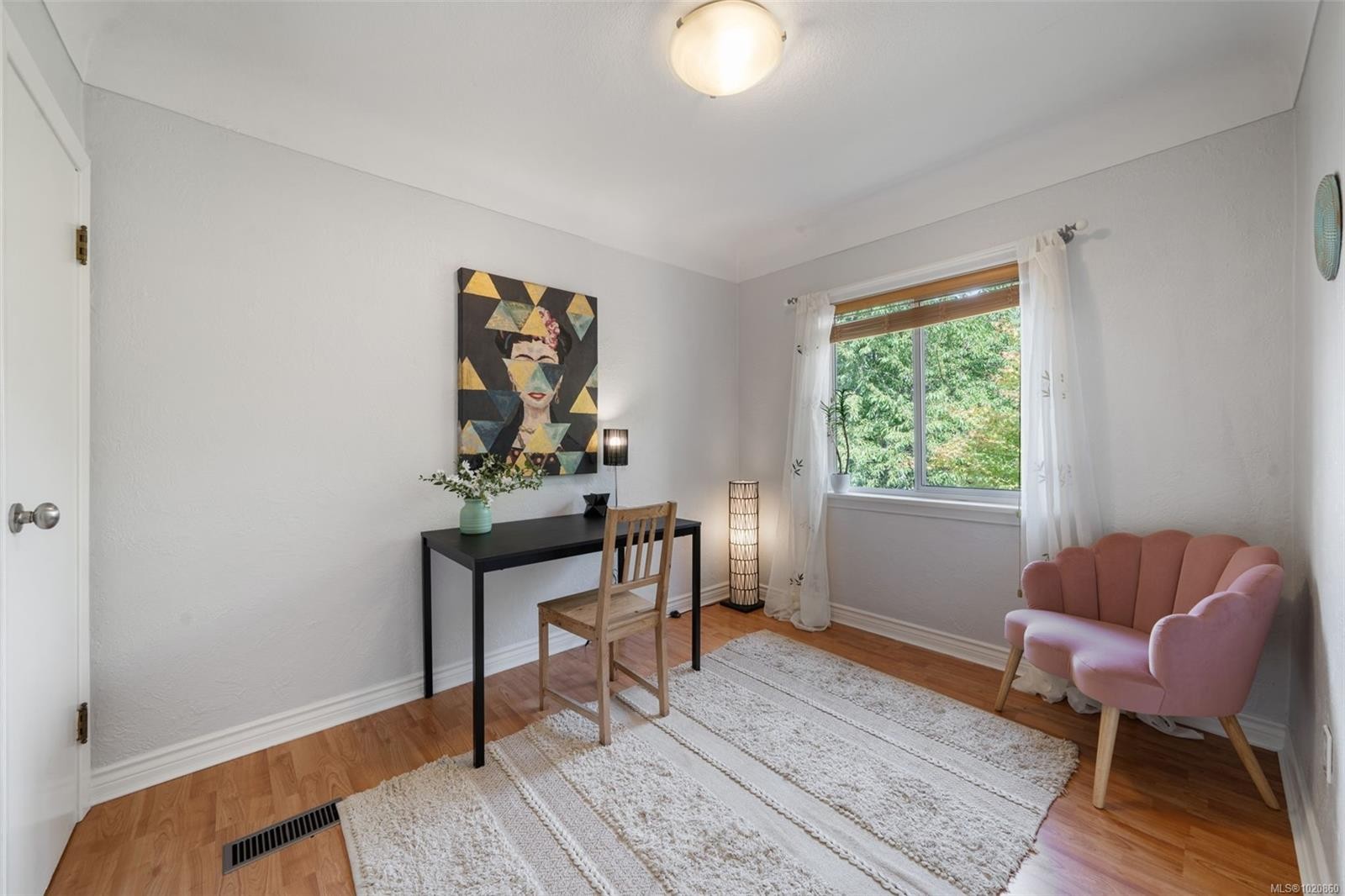 1042 Lodge Ave, Saanich, BC