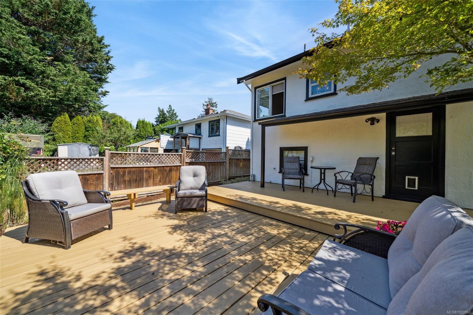 1042 Lodge Ave, Saanich, BC
