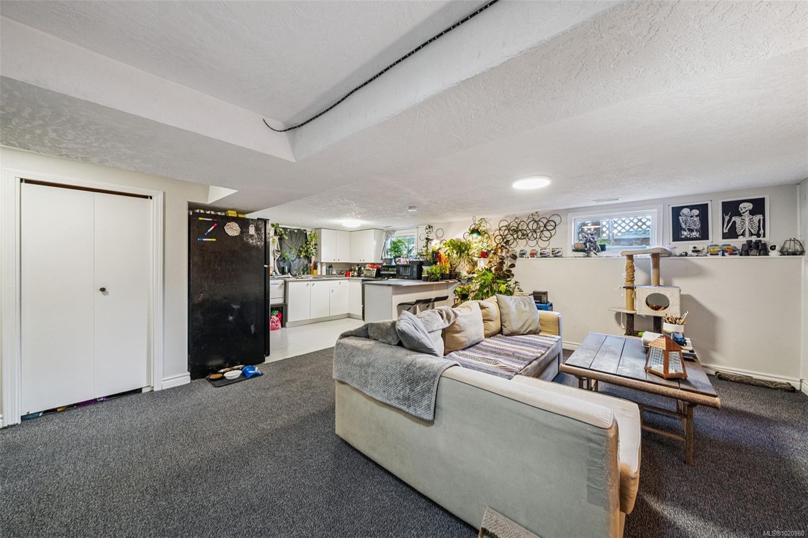 1042 Lodge Ave, Saanich, BC