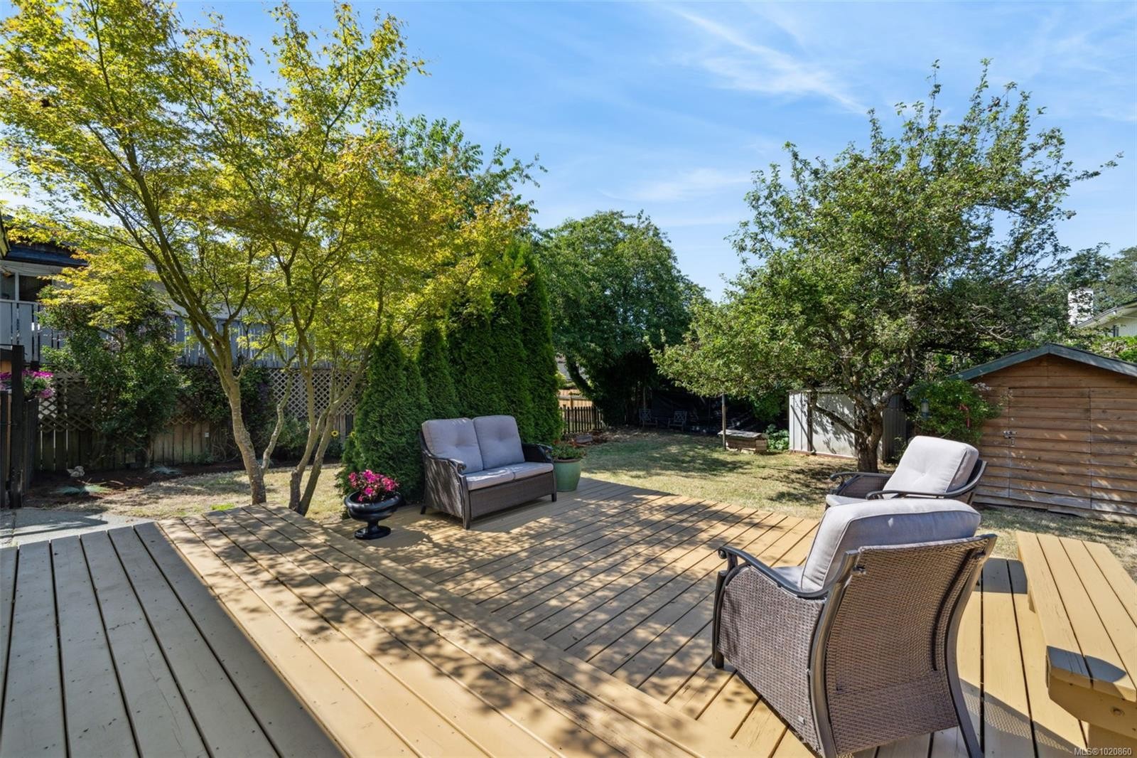 1042 Lodge Ave, Saanich, BC