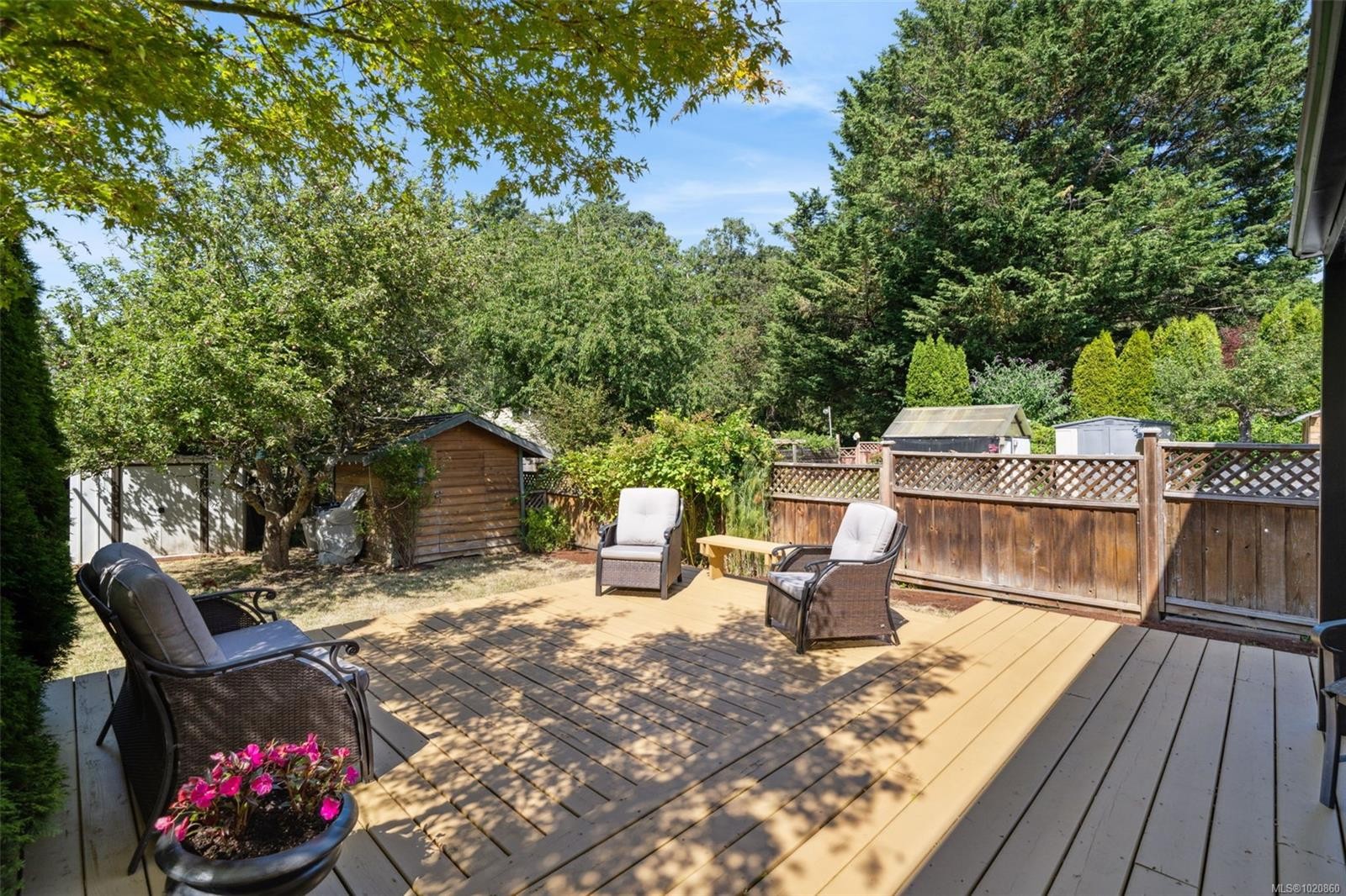 1042 Lodge Ave, Saanich, BC