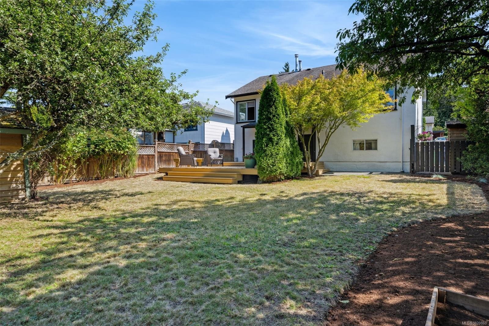 1042 Lodge Ave, Saanich, BC