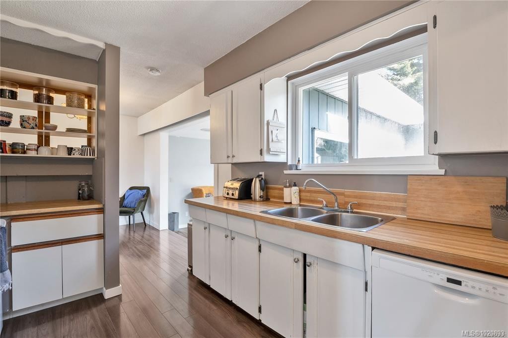 688 Glenalan Rd, Campbell River, BC