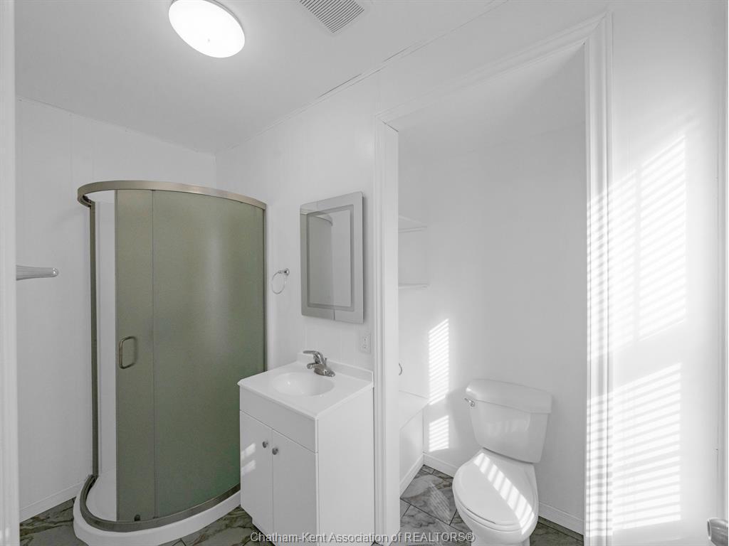 27 Eighth Street, Chatham, ON