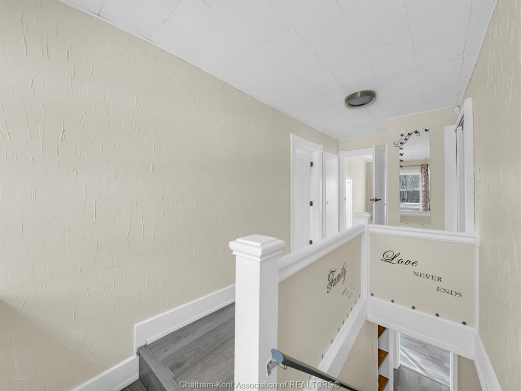 27 Eighth Street, Chatham, ON