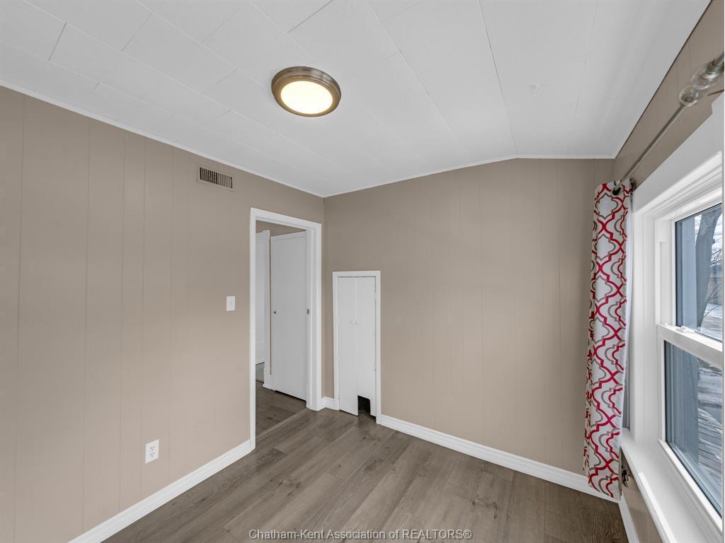 27 Eighth Street, Chatham, ON