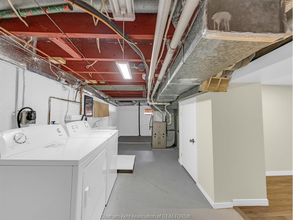 27 Eighth Street, Chatham, ON