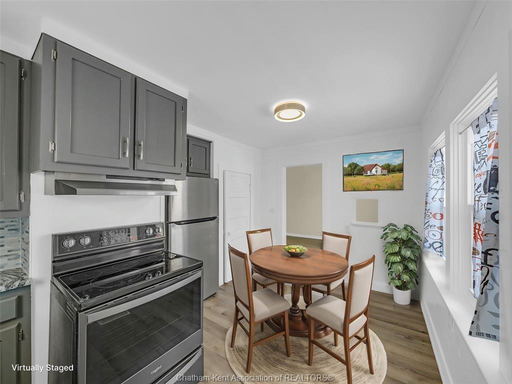 27 Eighth Street, Chatham, ON