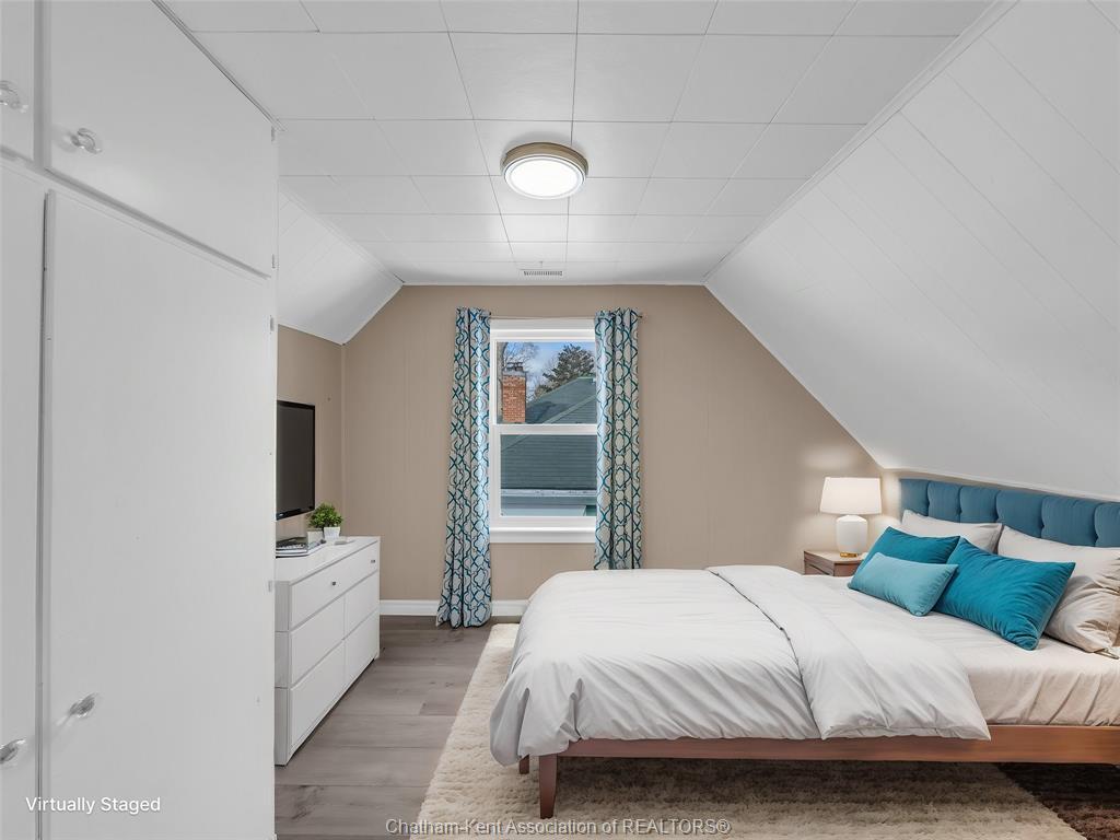 27 Eighth Street, Chatham, ON