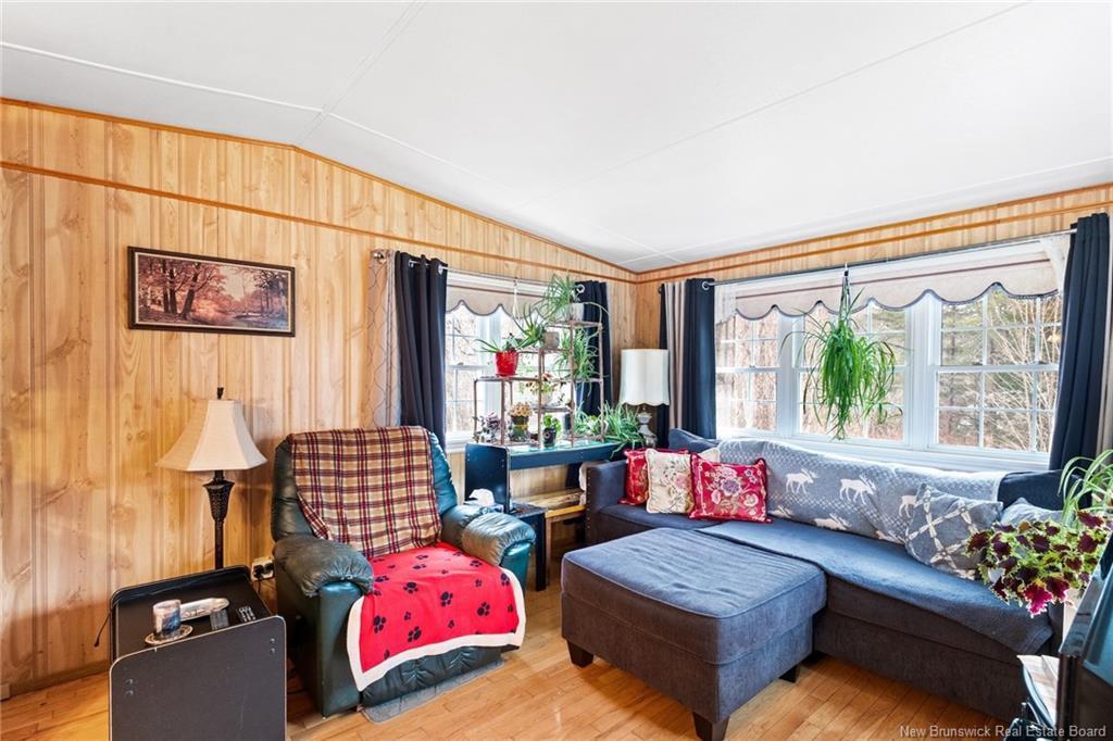 71 Chestnut St, Minto, NB