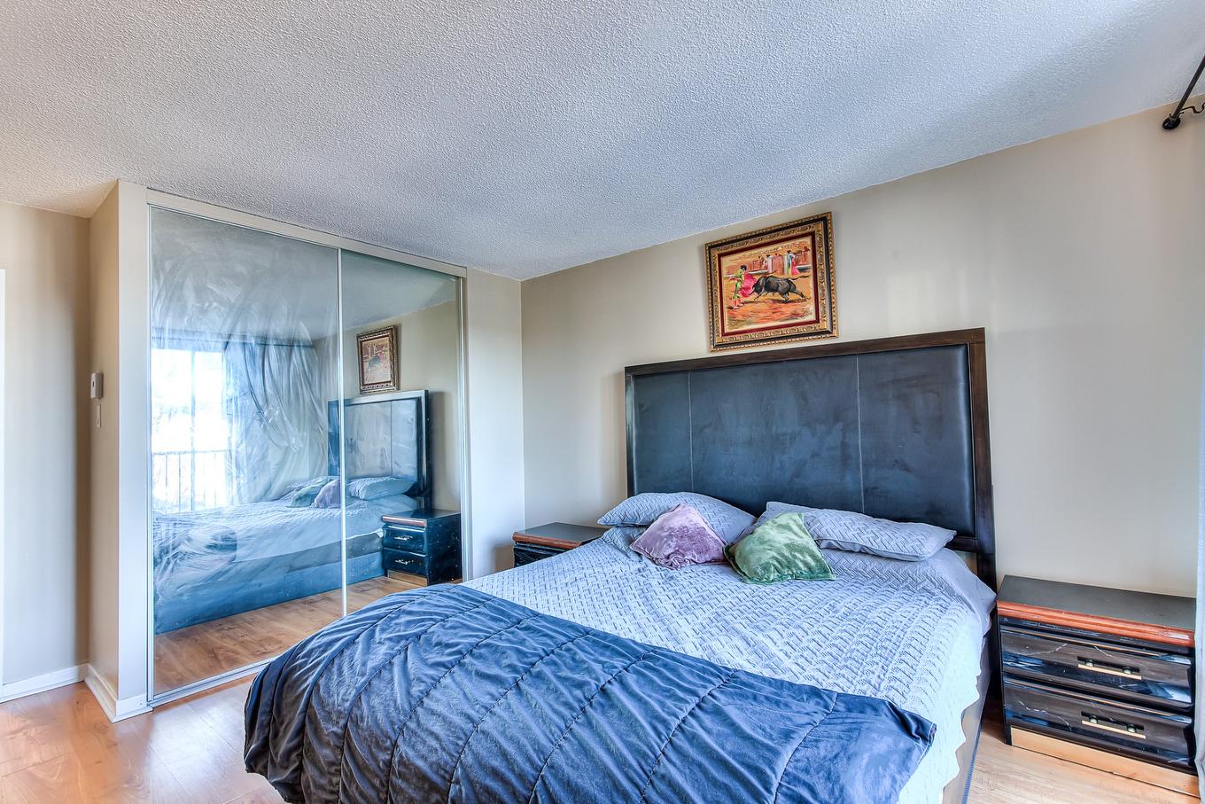 Chambre à coucher - 202-4330 Rue De La Seine, Laval (Chomedey), QC - Indoor Photo Showing Bedroom