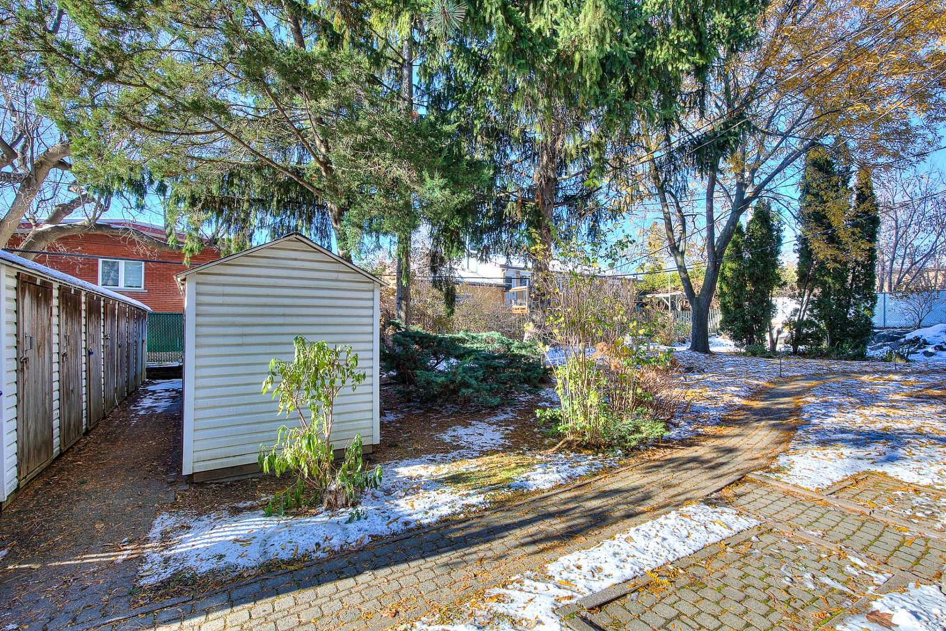 Cour - 202-4330 Rue De La Seine, Laval (Chomedey), QC - Outdoor