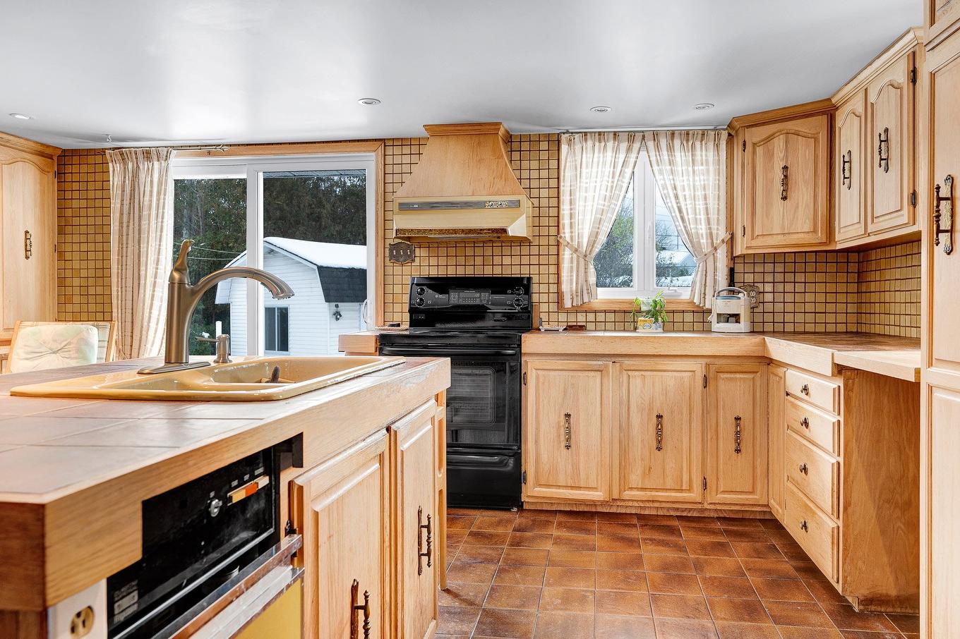 Cuisine - 3948 Rue Murielle, Laval (Fabreville), QC - Indoor Photo Showing Kitchen
