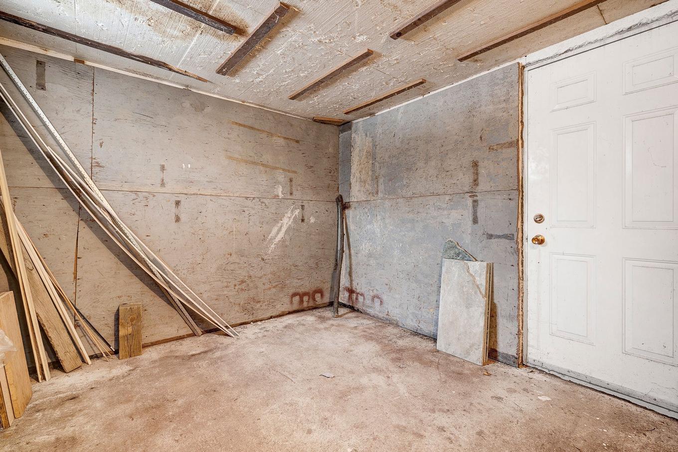 Rangement - 3948 Rue Murielle, Laval (Fabreville), QC - Indoor Photo Showing Other Room