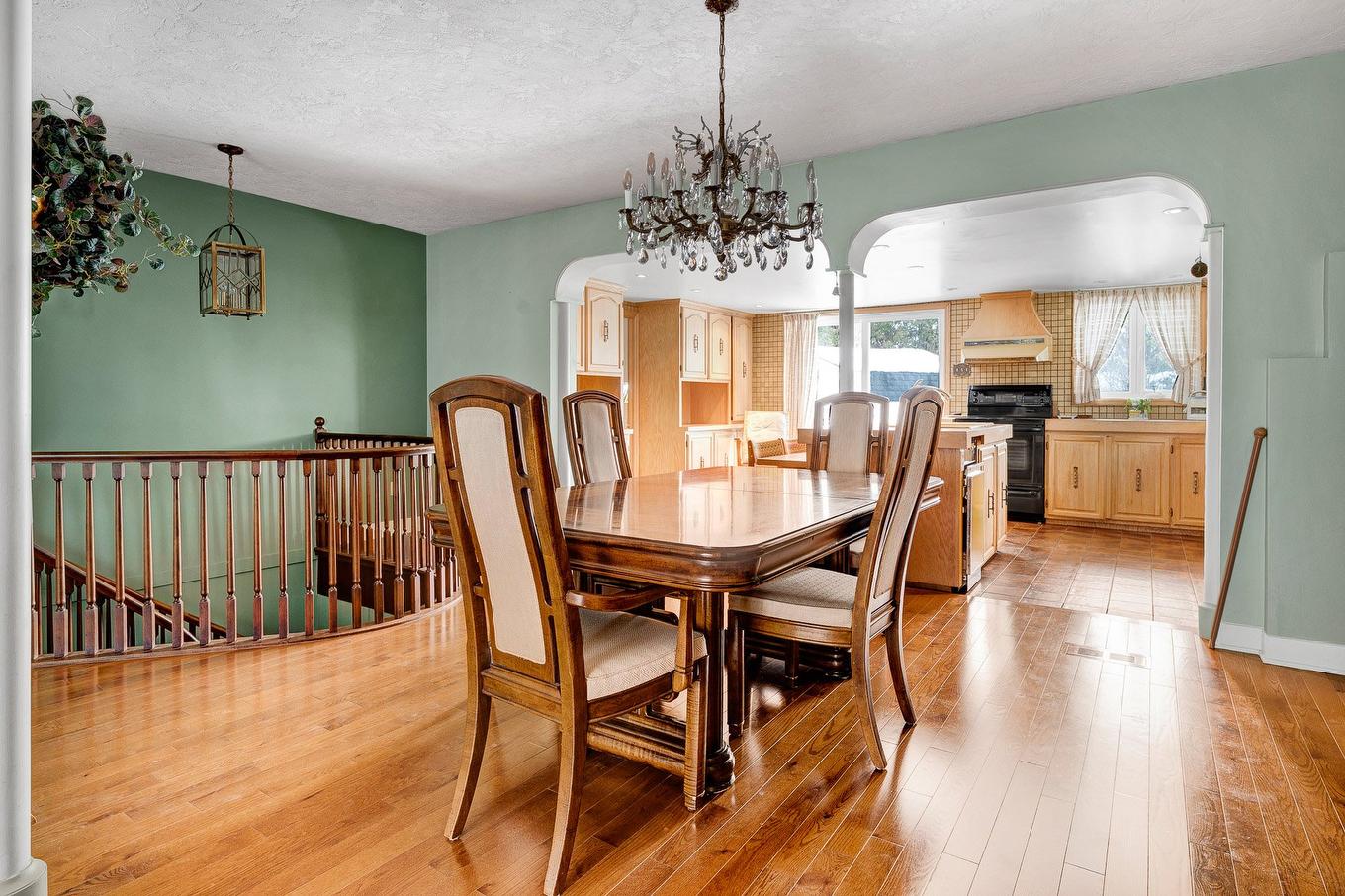 Salle à manger - 3948 Rue Murielle, Laval (Fabreville), QC - Indoor Photo Showing Dining Room