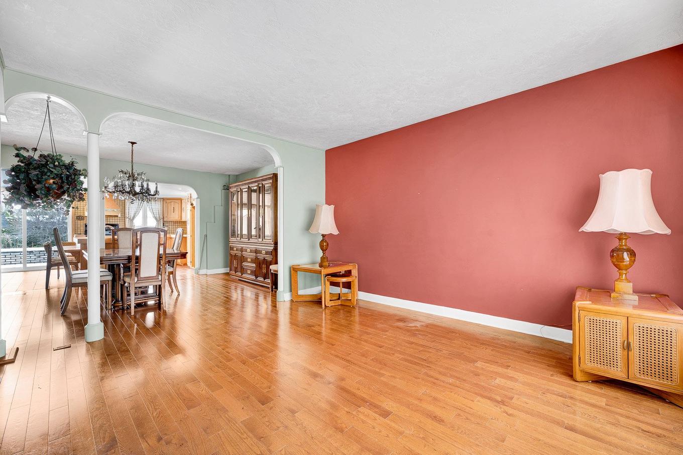 Salon - 3948 Rue Murielle, Laval (Fabreville), QC - Indoor