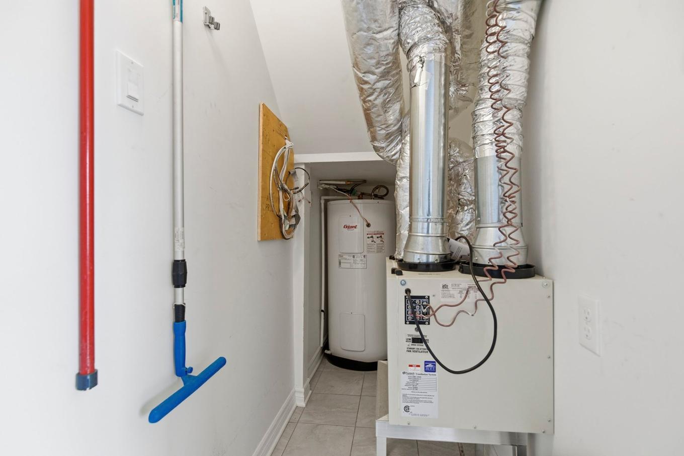 Other - 7511 Boul. Cousineau, Longueuil (Saint-Hubert), QC - Indoor Photo Showing Basement