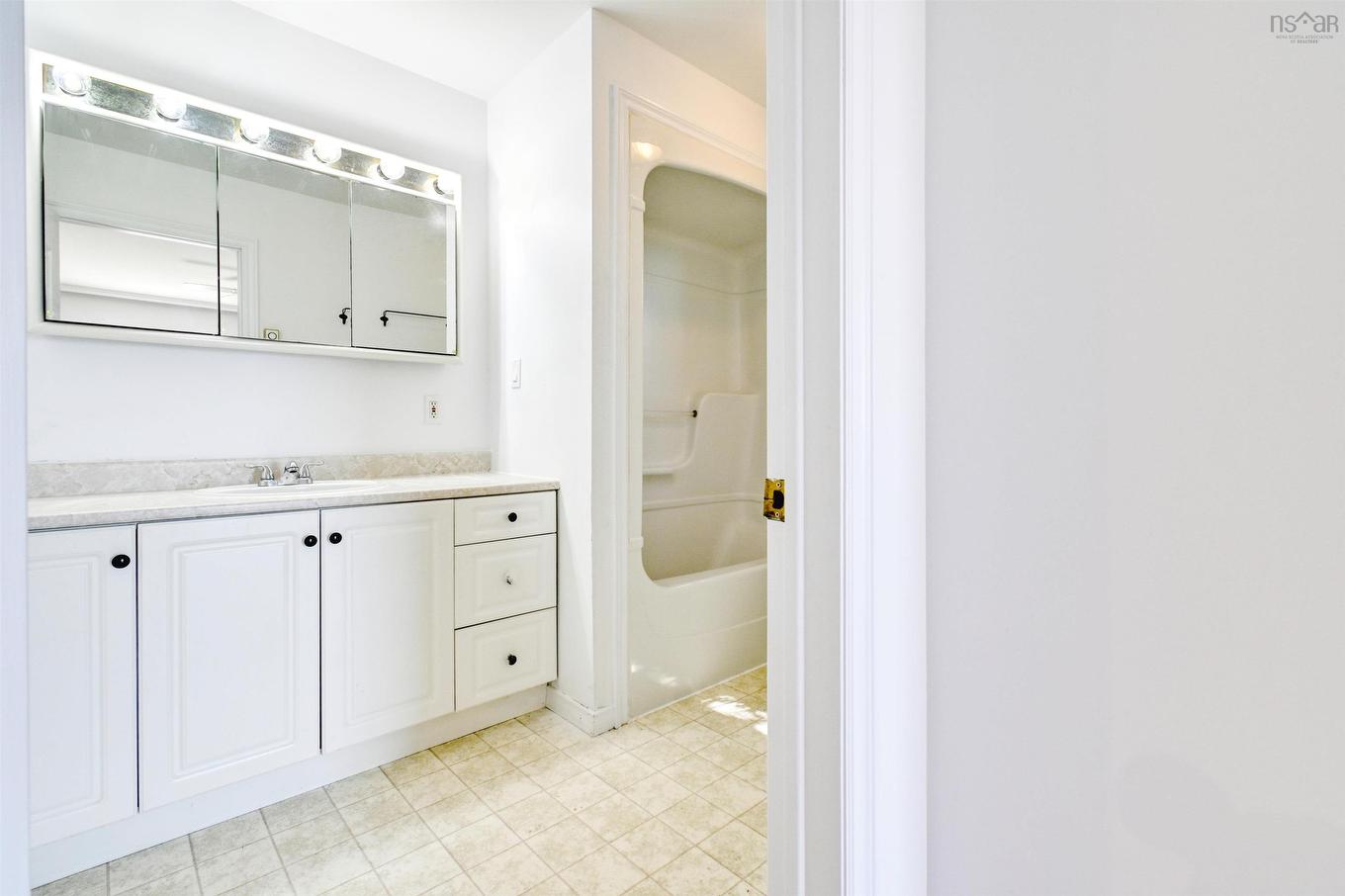 95 Lakeshore Drive, Irish Cove, NS