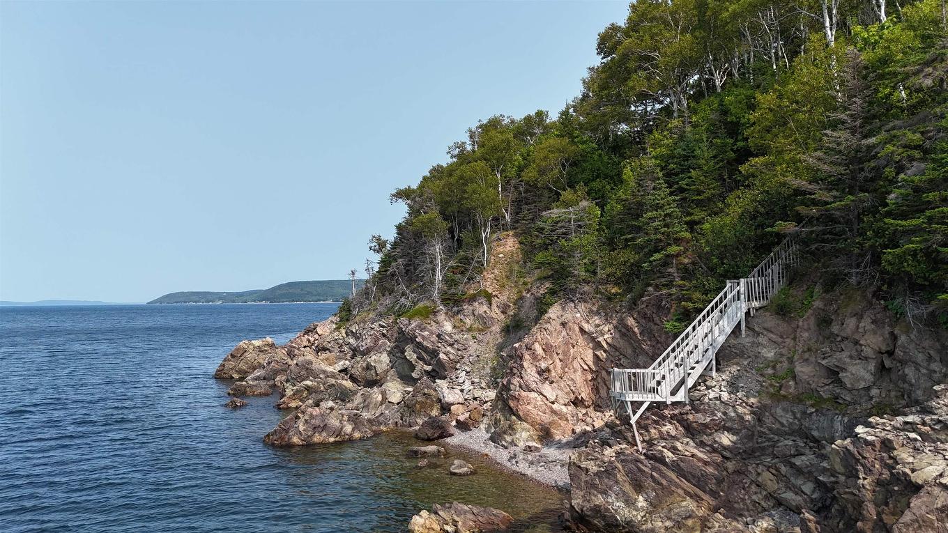 95 Lakeshore Drive, Irish Cove, NS